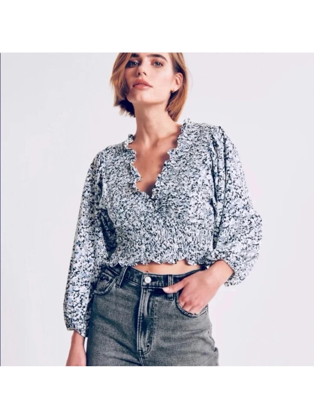 Abercrombie & Fitch Black and White Smocked Floral Crop Top